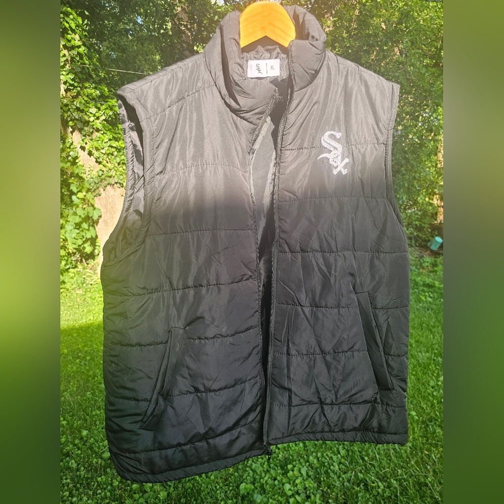 CHICAGO WHITE SOX Black Puffer Vest